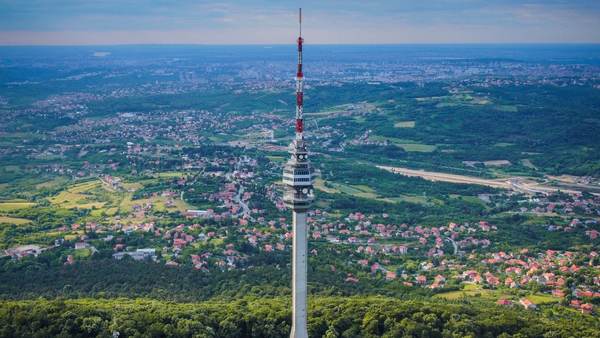 Avalski toranj, vertikalni kadar u zalazak sunca