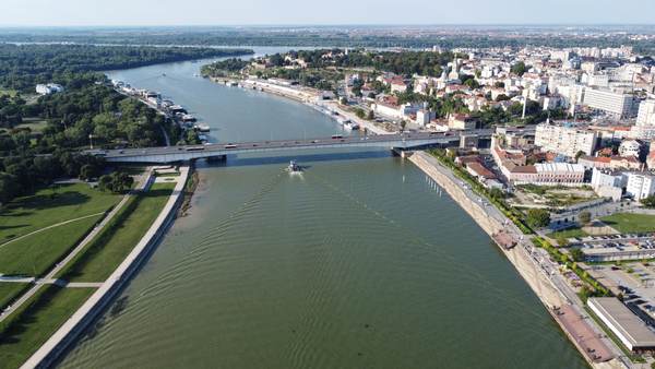 Brankov most i panorama Beograda iz vazduha