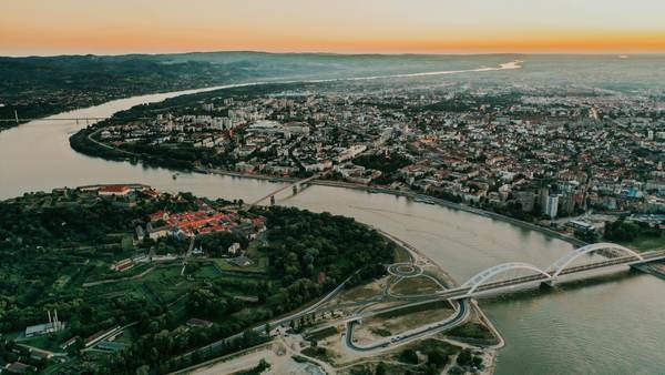 Panorama Novog Sada i Dunava iz vazduha