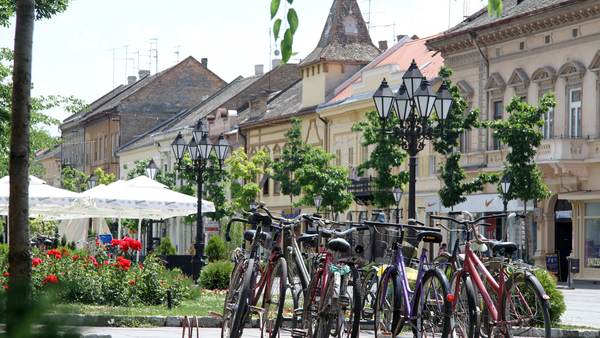 Trg Svetog Trojstva i barokni Sombor